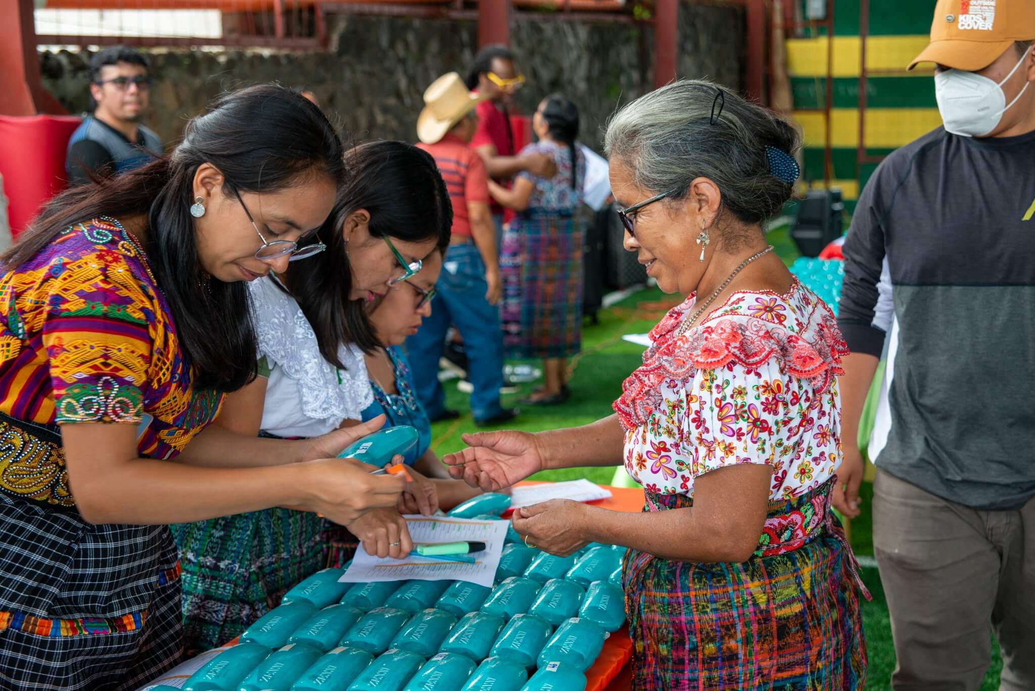 Abiri Tours and Zenni Optical Help the People of San Pedro, Guatemala - Zenni Gives